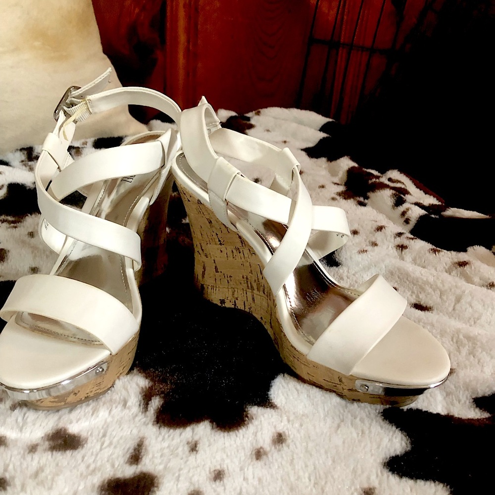 Jennifer Lopez heels used in really good shape. Comfortable to wear.